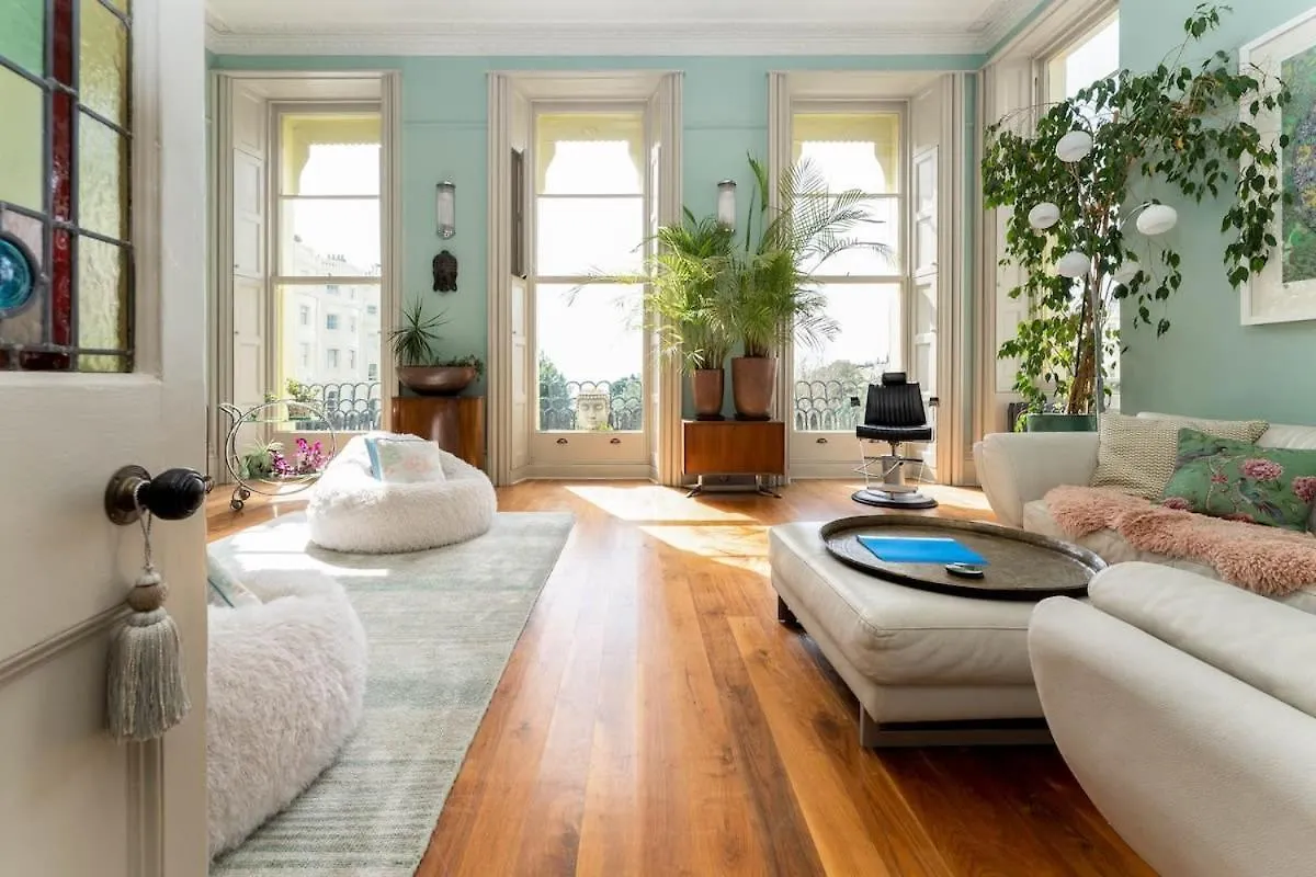 Host & Stay - Tranquility On Brunswick Square location