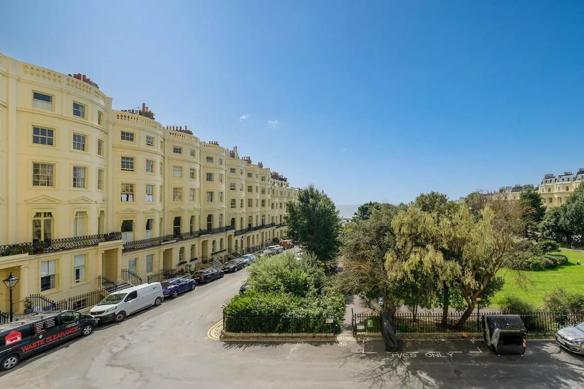 Apartment Host & Stay - Tranquility On Brunswick Square Brighton